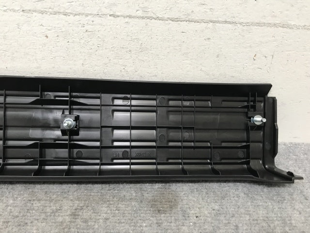 新品!ギガ 大型 2代目 2015- 純正 左 フロント バンパー ステップ 9884912831 素地 いすゞ(138986)