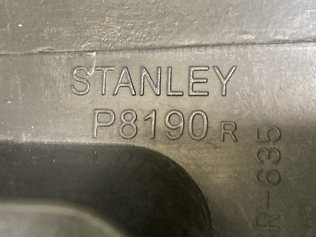 キューブ Z12/NZ12 純正 右 ヘッドライト/ランプ ハロゲン レベライザー 刻印ZA STANLEY P8190 R 日産(139540)