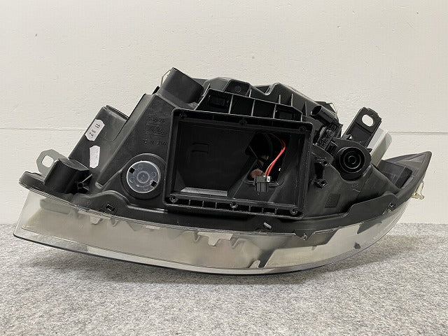 新品!1シリーズ E87 純正 右 ヘッドライト/ランプ キセノン HID VALEO 7159304-17 63117159304 BMW(140023)