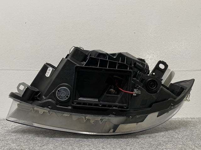 新品!1シリーズ E87 純正 右 ヘッドライト/ランプ キセノン HID VALEO 7159304-17 63117159304 BMW(140024)
