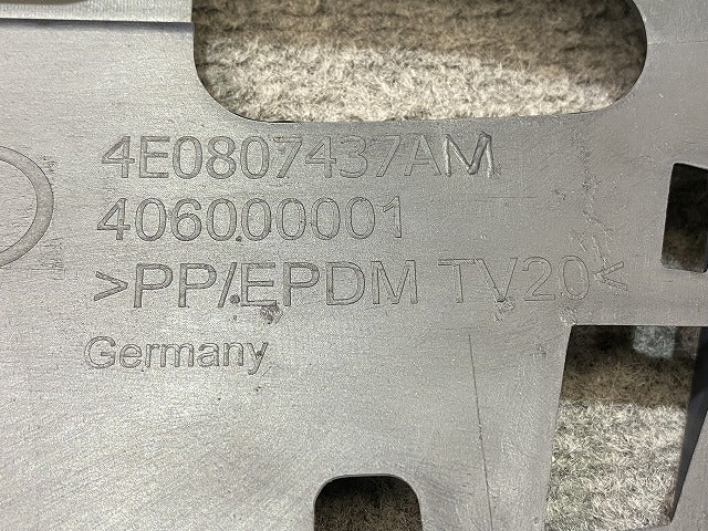 新品!A8(D3) 4E系/2008-2010 純正 フロント バンパー 4E0807437AM 4E0807105SGRU サフ アウディ(140070)