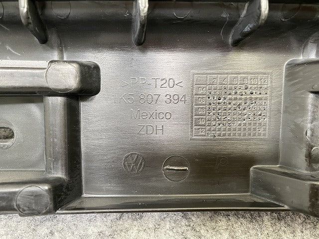 新品!ジェッタ 1K系/2006-2011 純正 右 リア バンパーブラケット 1K5 807 394 1K5807394 素地 フォルクスワーゲン(140104)