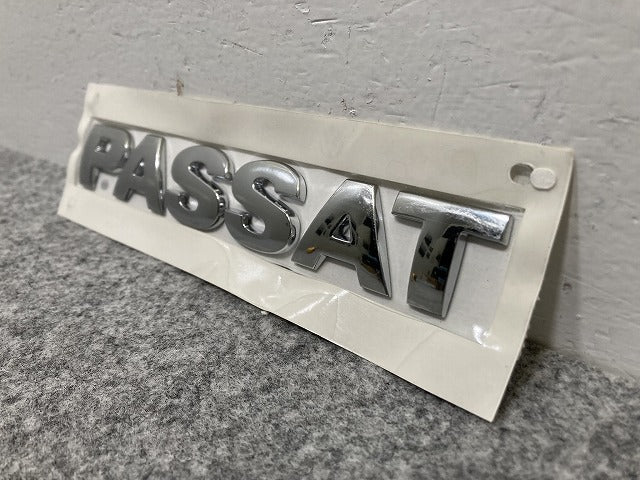 新品!パサート 3B/1997~2005 純正 リア エンブレム 3B0853687739 3B0853687739 フォルクスワーゲン(140159)