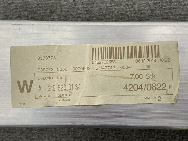 新品!CLSクラス W219/C219/2005-2010 純正 フロント バンパーホースメント A2196260055 A2196200134 メルセデスベンツ(140172)