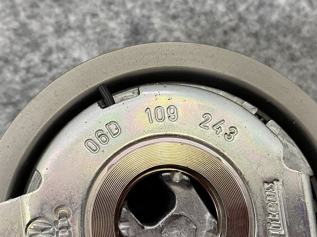 新品!A3/A4 8P系/8E系 純正 タイミング ベルト テンショナー 06D 109 243 06D109243 アウディ(140184)