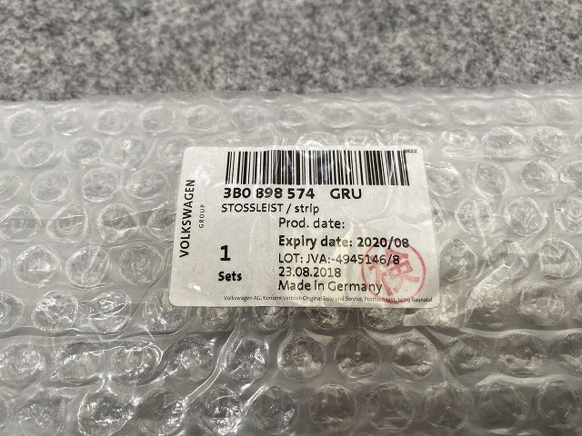 新品!パサート 3B/2001-2005 純正 右 リア ドア モール 3B0 853 754 D 3B0898574GRU 未塗装 フォルクスワーゲン(140245)