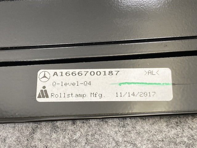 新品!GLSクラス X166 左 リア ドア クォーターピラーカバー A 1666700187 A1666700187 ブラック ソリッド メルセデスベンツ(140264)
