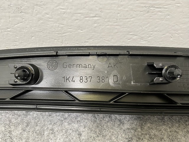 新品!ゴルフ5/GOLFⅤ 1K系 左 フロント ドア ガーニッシュ トリム 1K4 837 381 D 1K4837381D5AP フォルクスワーゲン(140273)