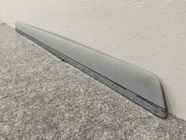 新品!A8/S8 4E系 純正 右 リア ドア モール 4E0853964DGRU 未塗装 アウディ(140653)