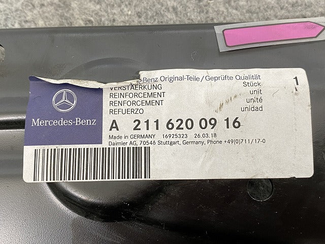 新品!Eクラス W211 純正 フロント ラジエーター サポート 2116200916 メルセデスベンツ(140661)