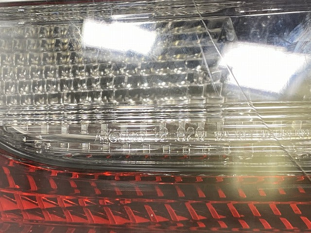 カローラ スポーツ NWE211/NRE214/NRE210 左 テールランプ/ライト/レンズ ハロゲン 刻印5L KOITO 12-629 トヨタ(140751)