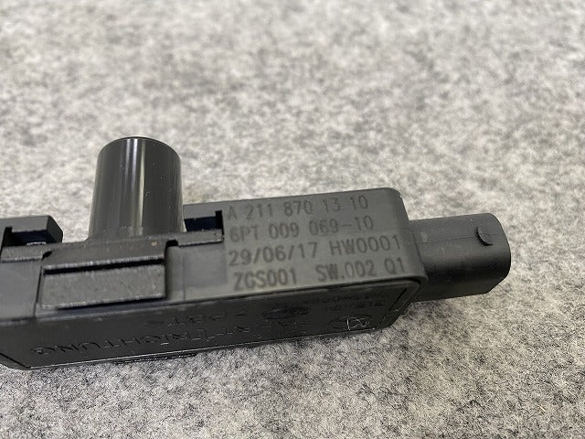 新品!Eクラス W211/2002-2009 純正 サンセンサー/ソーラーセンサー A 211 870 13 10 2118701310 メルセデスベンツ(141157)