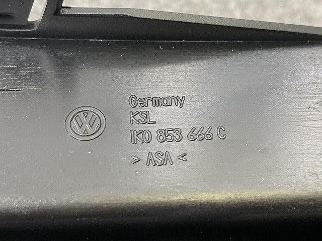 新品!ゴルフ5/GOLFⅤ 1K系/2006-2009 純正 右 フロント フォグカバー/フォグランプカバー 1K0 853 666 C 1K0853666C9B9 素地 VW(141187)