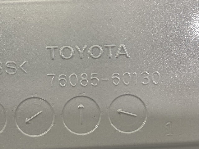 新車取り外し!ランドクルーザー/ランクル FJA300W/VJA300W 純正 リア ルーフスポイラー/ウィング 76085-60130 090 トヨタ(141230)