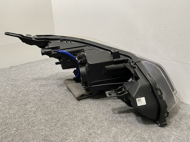 リーフ/LEAF ZE1 純正 前期 左 ヘッドライト/ランプ レベライザーLED 刻印P ICHIKOH 1954/26060 5SK5A 26075-5SK5B 日産(141286)