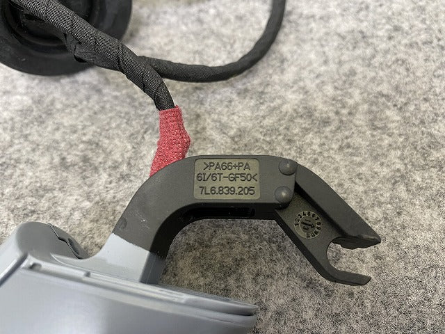 新品!トゥアレグ 7L系/2003-2010 純正 リアドアアウターハンドル 7L6.839.205 7L6839205GRU サフ フォルクスワーゲン(141788)