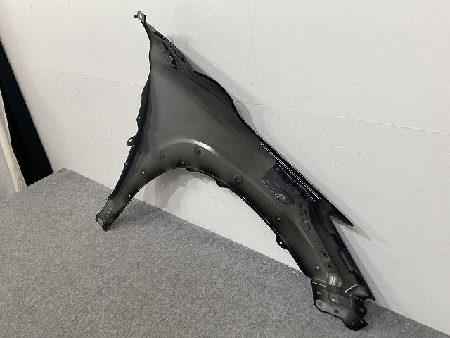 カローラ クロス ZSG10/MXGA10 ハイブリッド/ZVG11/ZVG15/ZVG13/ZVG16 純正 左 フロント フェンダー ブラック 220 (142026)