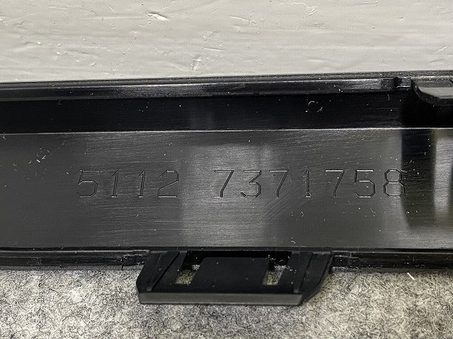 新品!1シリーズ F20 リア バンパーモール 5112 7371758 51127371758 ブラック ソリッド BMW(142083)