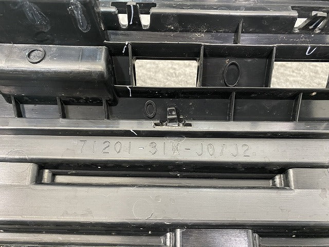 新車取り外し!WR-V/WRV DG5 純正 フロント グリル/ラジエーターグリル 71201-31X-J0/J2 素地 ホンダ(142234)