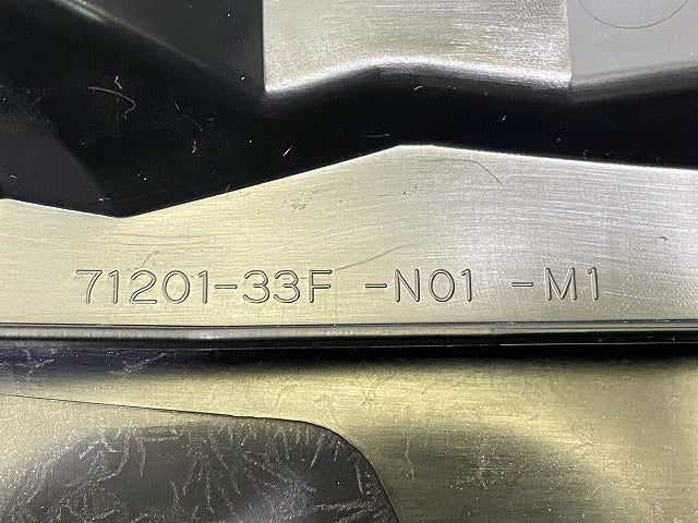 新車取り外し!フリード クロスター GT2/GT4 e:HEV/GT6/GT8 純正 フロント グリル/ラジエーターグリル 71201-33F-N01-M1 シルバー(142279)