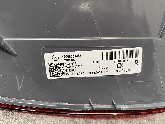 新品!Cクラス W205 純正 右 テールランプ/ライト/レンズ LED A2059061457 A205906145764 メルセデスベンツ(142662)