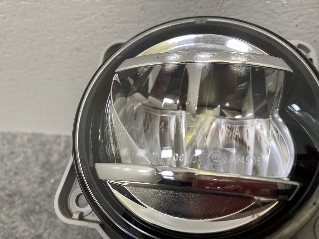 美品! 純正 左 フォグランプ/フォグライト LED KOITO 114-11092 ダイハツ/トヨタ/ホンダ/スバル/スズキ 汎用(142782)