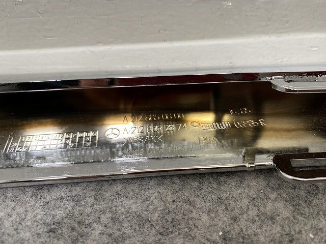 新品!Eクラス W212 純正 右 フロント バンパー ロアモール A212 885 28 74 A 2128852874 メッキ メルセデスベンツ(142844)