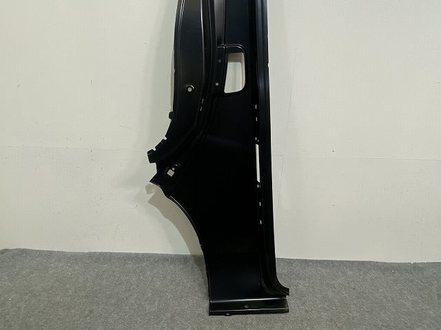 キャラバン NV350 E26 純正 右 Bピラー 未塗装 日産(143320)