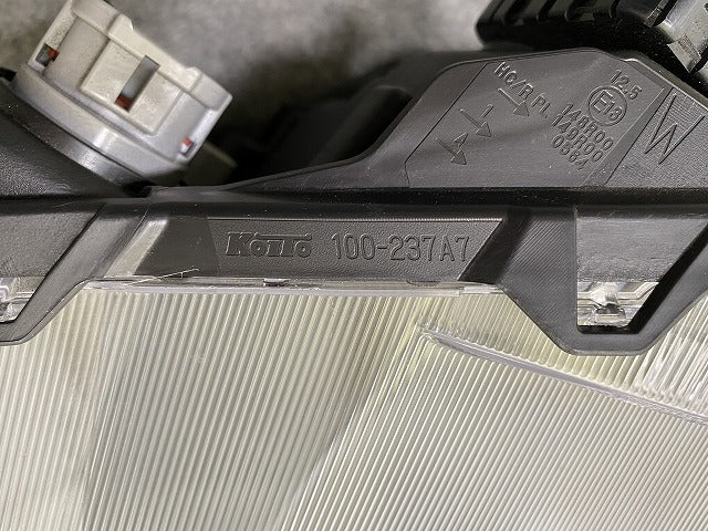デリカミニ B34A/B35A/B37A/B38A 純正 左 ヘッドライト/ランプ レベライザーLED KOITO 100-237A7 三菱(144804)
