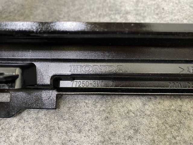 新車取り外し!ヴェゼル/VEZEL/ハイブリッド RV3/RV4/RV5/RV6 純正 ナビパネル 2DIN オーディオパネル 77250-3M0-J0 ブラック(144808)