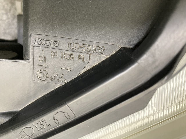 ソリオ MA26S/MA36S/MA46S 純正 左 ヘッドライト/ランプ レベライザーLED KOITO 100-59332 スズキ(145100)