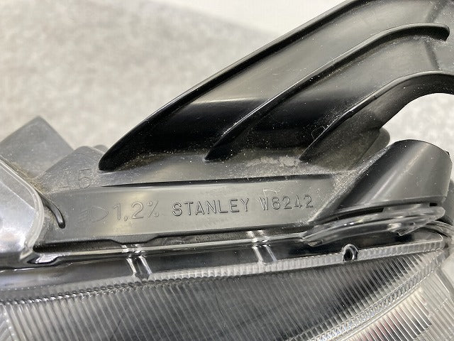 ルーミー/トール/カスタム/ジャスティ 純正 後期 左 ヘッドライト/ランプ LED レベライザー 刻印A5 STANLEY W6242 81150-B1650(145189)