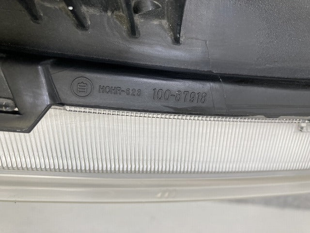 デリカD:5/D5 CV1W/CV2W/CV4W/CV5W 純正 前期 右 ヘッドライト/ランプ キセノン HID レベライザー KOITO 100-87918 三菱(145199)