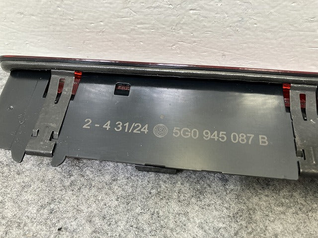新品!ポロ ゴルフ ティグアン 純正 後 テールランプ/ライト/レンズ LED ハイマウントストップランプ 5G0 945 087 B 5G0945087B(145271)