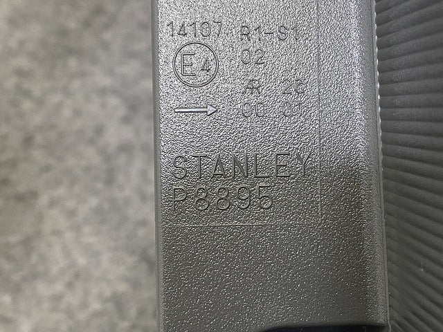 新品!ステップワゴン RK1/RK2 右 テールランプ/ライト/レンズ ハロゲン STANLEY P8895 ホンダ(145284)
