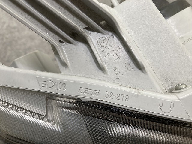 プロボックス/サクシード NCP160V/NCP165V/NHP160V 純正 右 ヘッドライト/ランプ レベライザーハロゲン 刻印A KOITO 52-279 トヨタ(145500)