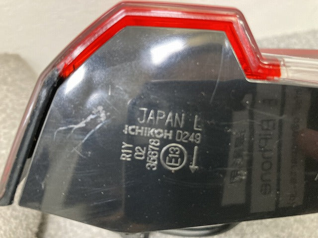 ライズ/ロッキー/レックス A200/A210/A201/A202/A/S/F 純正 左 フィニッシャーランプ/テールランプ/ LED D249 81590-B1011(145677)