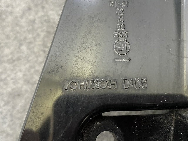 N-BOX/NBOX Nボックス カスタム/JF1/JF2 純正 右 テールランプ/ライト/レンズ LED ICHIKOH D106 ブラック ソリッド ホンダ(145922)