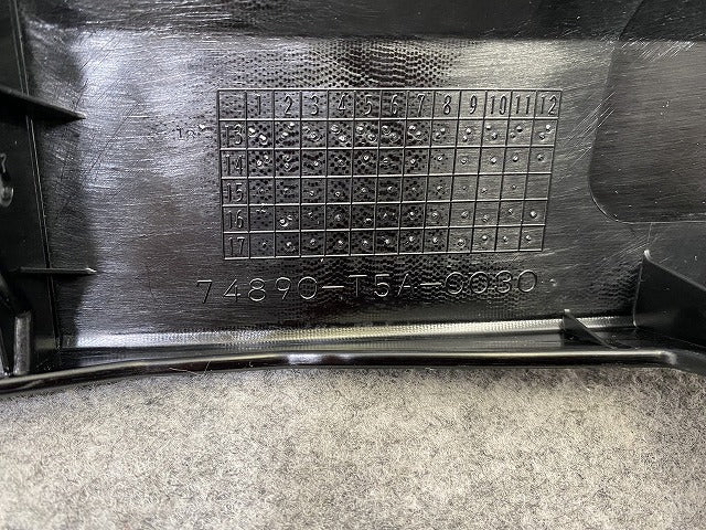 新品!フィット GK3/GK4/GK5/GK6 ハイブリッド/GP5/GP6 純正 リア ガーニッシュ 74890-T5A-0030 74890-T5A-013 ブラック ソリッド(146013)