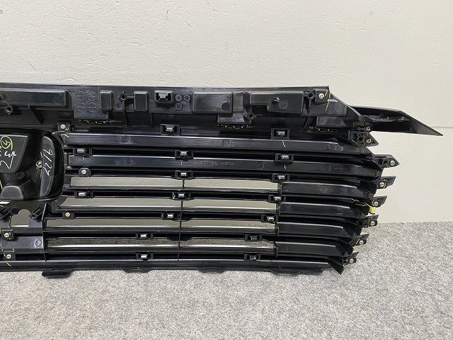 新車取り外し!ヴェゼル/VEZEL RV3/RV4/RV5/RV6 純正 後期 フロント グリル/ラジエーターグリル カメラ穴付 プラチナホワイトパール(146042)