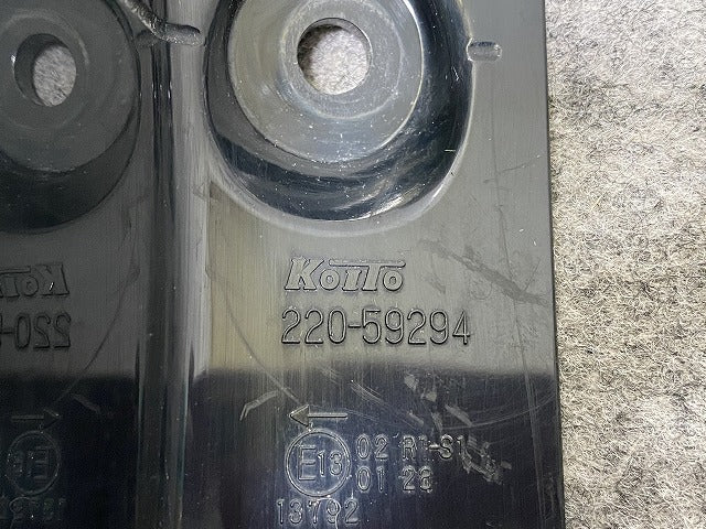 スペーシア/フレアワゴン MK32S/MK42S/MM32S/MM42S 純正 左 テールランプ/ライト/レンズ KOITO 220-59294 スズキ(146066)