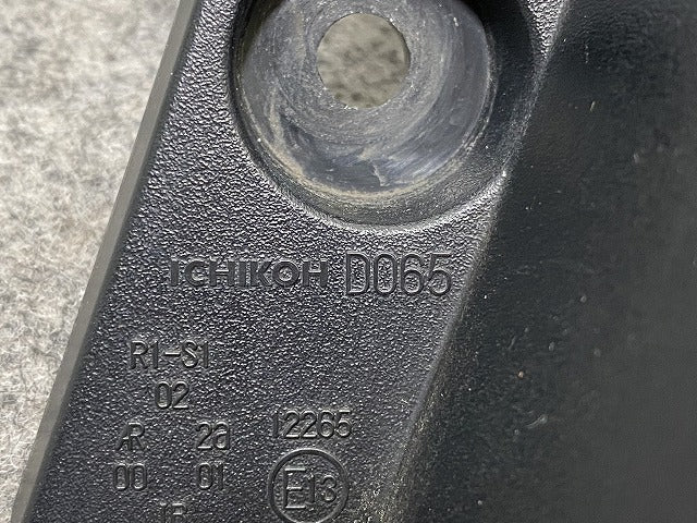 フリード GB3/GB4 純正 右 テールランプ/ライト/レンズ ICHIKOH D065 ホンダ(146068)