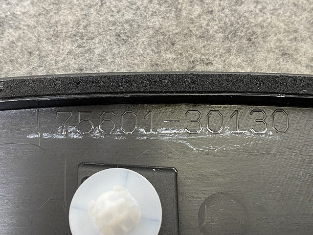 新車取り外し!クラウン クロスオーバー AZSH35 RS/TZSH35 純正 右 フロント フェンダーアーチモール 75601-30130(146225)