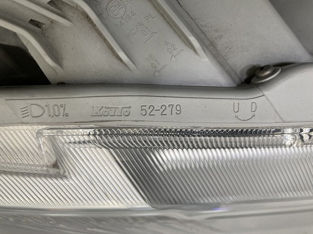 プロボックス/サクシード NCP160V/NCP165V/NHP160V 純正 右 ヘッドライト/ランプ ハロゲン レベライザー 刻印A KOITO 52-279(146688)