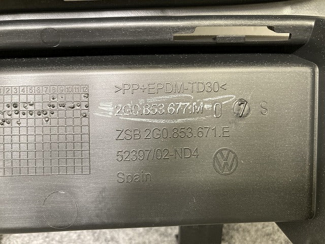 新品!ポロ/POLO AW系/AWCHZ/AWDAD 純正 フロント バンパー グリル 2G0.853.677.M 2G0853677M9B9 素地 フォルクスワーゲン(146958)