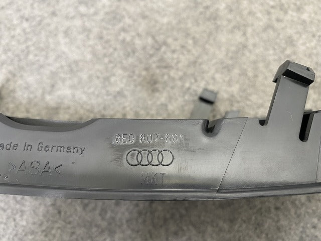 新品!A4 8E系 純正 左 フロント バンパー グリル 8E0 807 681 8E080768101C 素地 アウディ(147065)