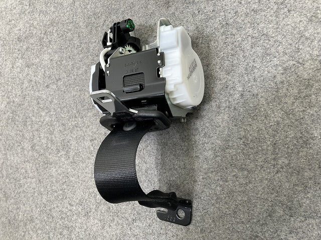 新品!ミニ クラブマン(F54) 純正 右 リア シートベルト 72117364762 ブラック MINI(147077)