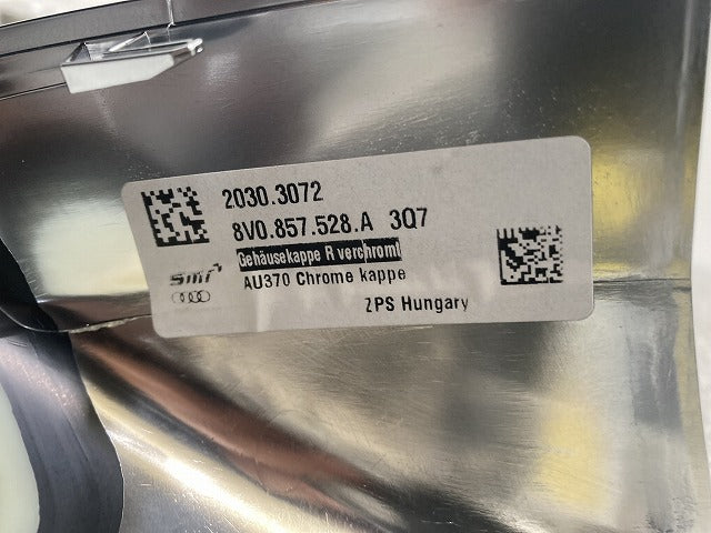 新品!A3 8V系 純正 右ドアミラー カバー 8V0.857.528.A/C 8V0857528A3Q7 メッキ アウディ(147078)