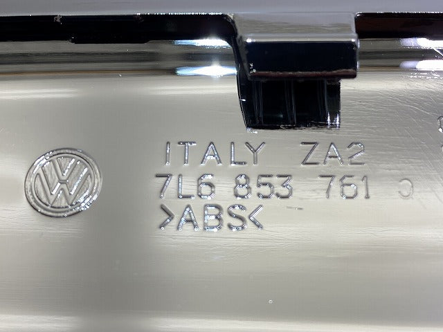 新品!トゥアレグ 7L系 純正 フロント グリル/ラジエーターグリル フレーム 7L6 853 761 7L6853761D2ZZ メッキ フォルクスワーゲン(147136)