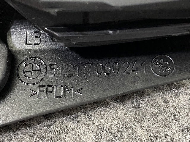 新品!3シリーズ E90 純正 左 ウィンドウ ガイド 51.21 7 060 241 51337060241 BMW(147225)